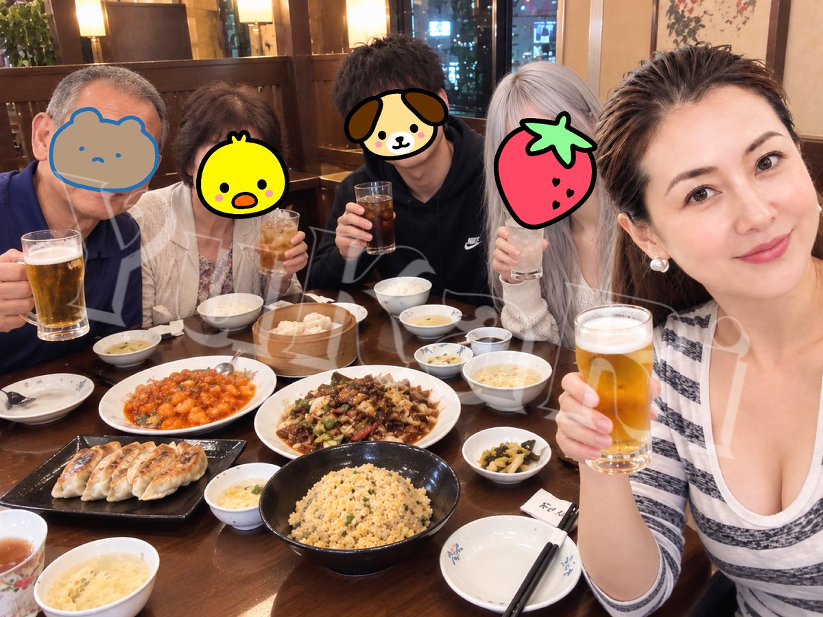 YuKaRi_48's tweet photo. 夕飯は皆んなで町中華🥟🥠🍜　息子ちゃん🚗運転手なので🍺飲めず、ごめんねー🙏　帰ったら呑ませてあげるね🍷🥃というかどうせお父さんと呑むんだろうけど🍶　明日は♨️行かなきゃだから二日酔いにはご注意を😵　
#町中華 #家族でご飯 #アラフィフ #運転手 https://t.co/sslNkDplTR