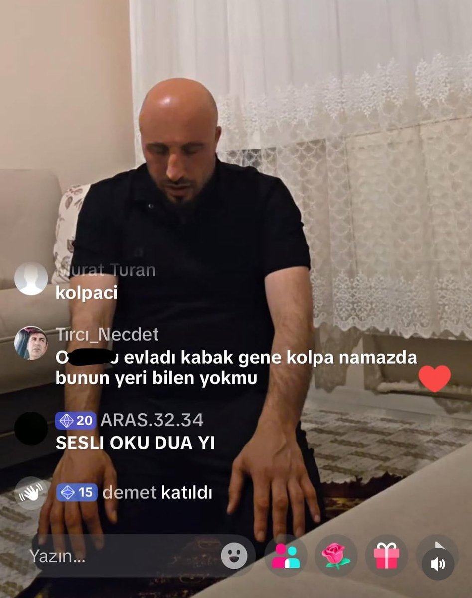 playboiden's tweet photo. salah 3. secdeye giderken okan https://t.co/A8twenf184