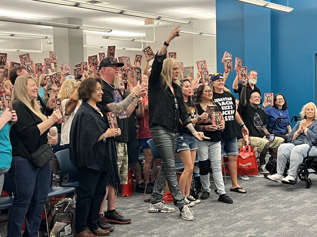 RoyTurnerII's tweet photo. Caught @sebastianbach at @NRHLibrary (just outside @CityofFortWorth) for their #SetlistsNStories series 
Quite a turnout &amp; Bas did not disappoint. 
Uncensored, unrestrained &amp; totally entertaining 40 min Q&amp;A &amp; book signing. https://t.co/s0WvMTzpSt