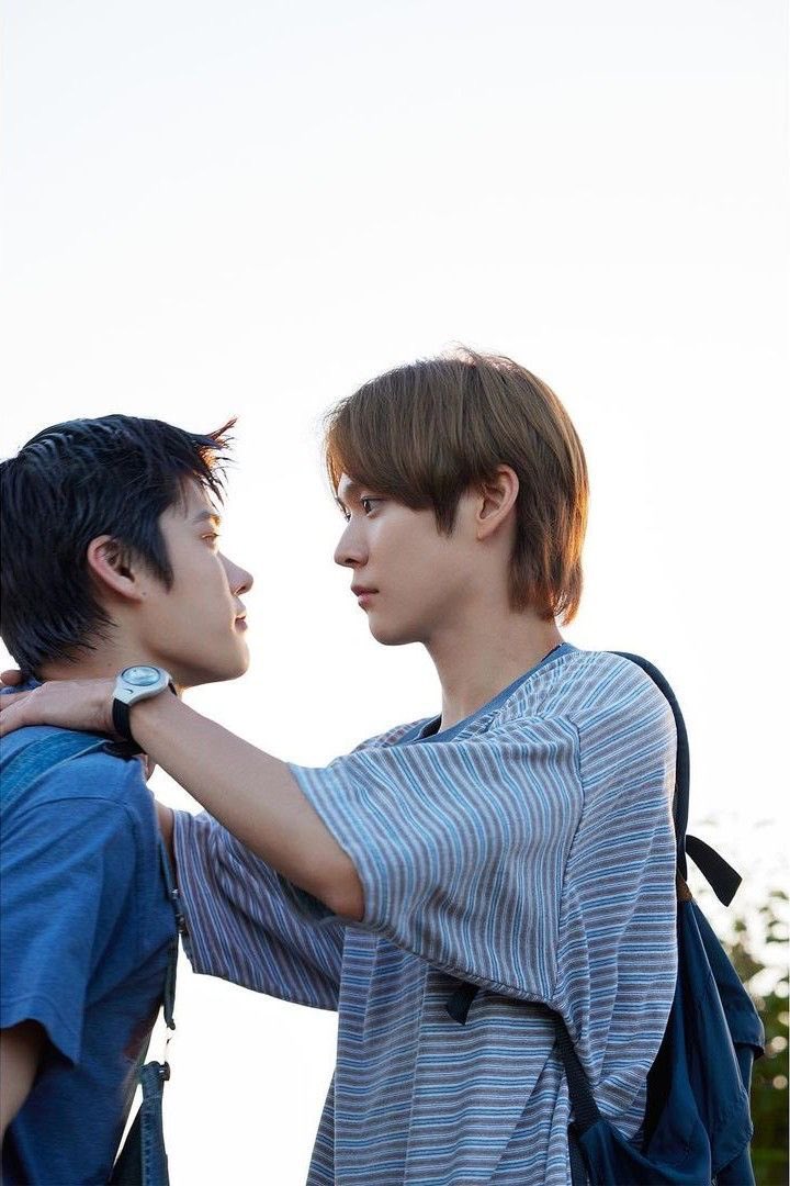 eoeoseok's tweet photo. 업어키운 동생이 이제 머리좀 컸다고 반항함 https://t.co/VxAxQgtstq