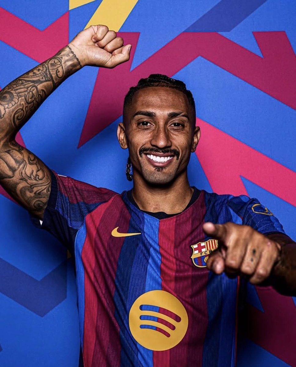 ttdpi's tweet photo. الاعب الافضل هذا الموسم بلا شك الى الان بالارقام | 💪📊

رافينها مع برشلونة هذا الموسم :

⚽️⚽️⚽ ثلاث اهداف أمام اشبيلية

⚽⚽⚽ هاتريك أمام راسينغ

🅰️🅰️ اسيست أمام ليفانتي

⚽⚽ هدفين أمام فاينورد

⚽ هدف أمام فالنسيا

⚽⚽ هدفين أمام رايو فاليكانو 

⚽ هدف أمام اتلتيك بيلباو

🅰️⚽⚽ هدفين + اسيست أمام التشي

اخبروني من يستطيع ايقاف هذا الاعب 🥶🤯