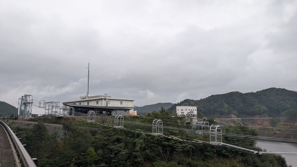 bubble19880401's tweet photo. 昨日は六本木。今日は栃木のダム建設現場を見学。まだTVメディアであまり取り上げられていない。それなのにWBSが数年前に付近に取材に来ていたのは先見の明があるからなのでしょう。テレ東で特集してくれたら嬉しいな。
 #テレ東
#モーサテ
#WBS
https://t.co/JE4UhikEwC https://t.co/wKC8iRyhZ3