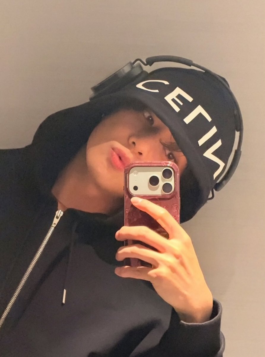 _vttv_95's tweet photo. 💙🖤 https://t.co/QclBKZK3ST