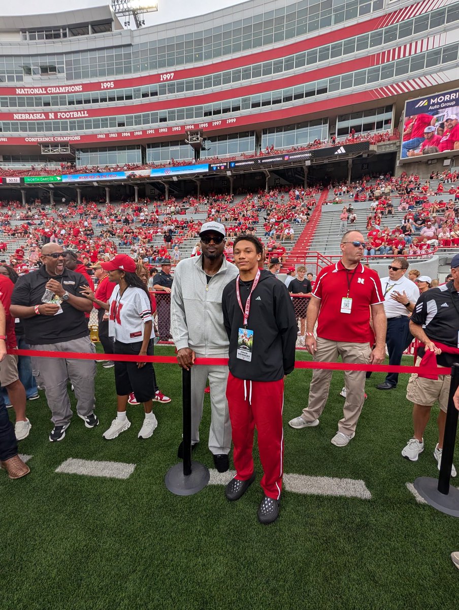 Eronkndy's tweet photo. Thank you so much @HuskerFootball for having me out for a game! It was a great game against a great team! It was nice to meet the corners coach @CoachWilliams_7  hope to talk more in the future! https://t.co/PsmUZLwlNi
