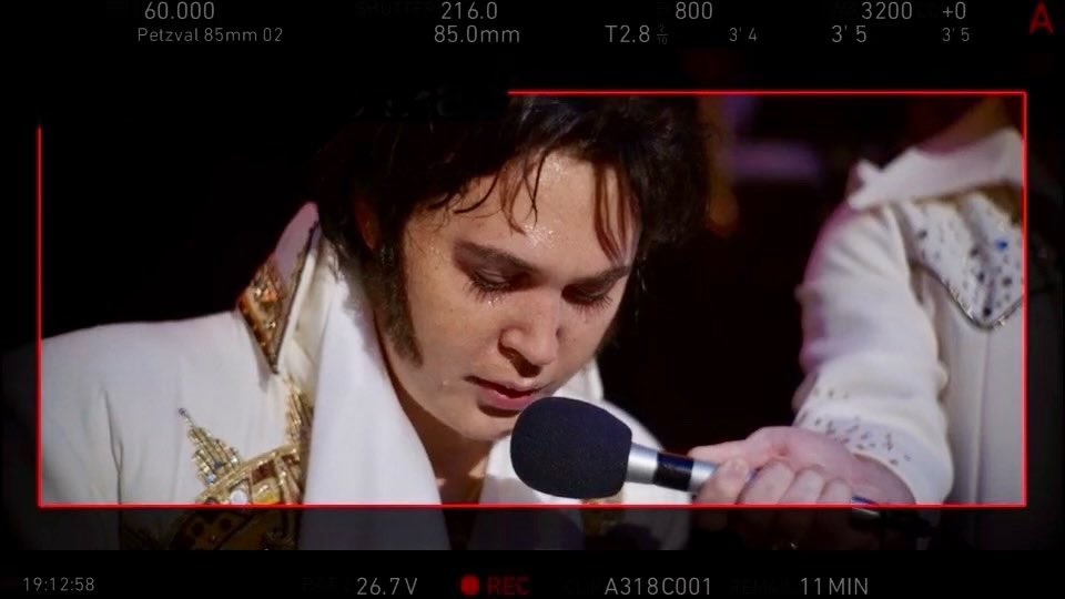AButlerNews's tweet photo. “Looking back - monitor shots of Austin Butler in the final stage prosthetic make up look for the 77’ Unchained Melody concert sequence in Elvis” https://t.co/zKBMxFF1vZ