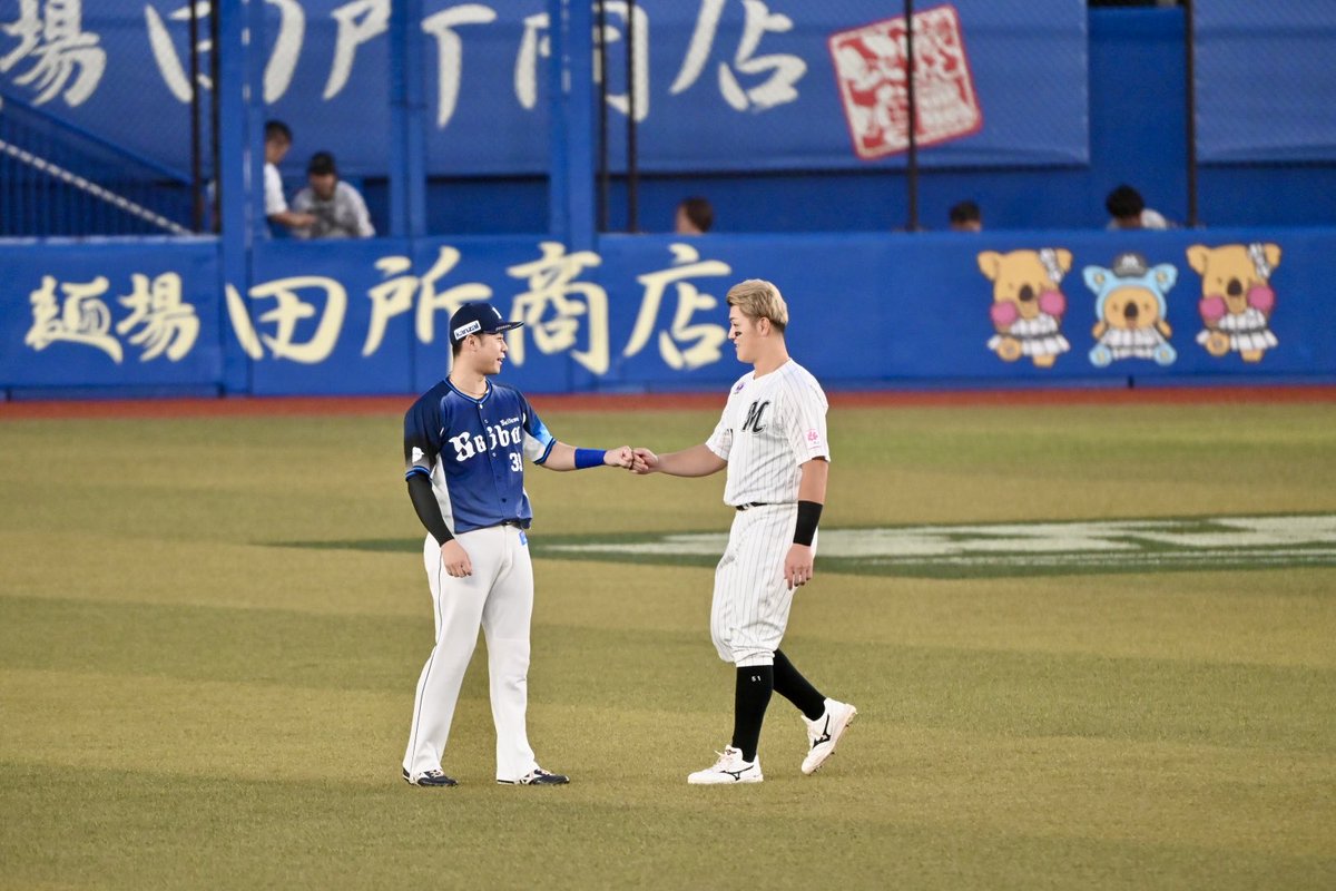 mayuko__37's tweet photo. 大河とぐっち
30号到達おめでとうってグータッチしてた。 https://t.co/ypdWVmynzg