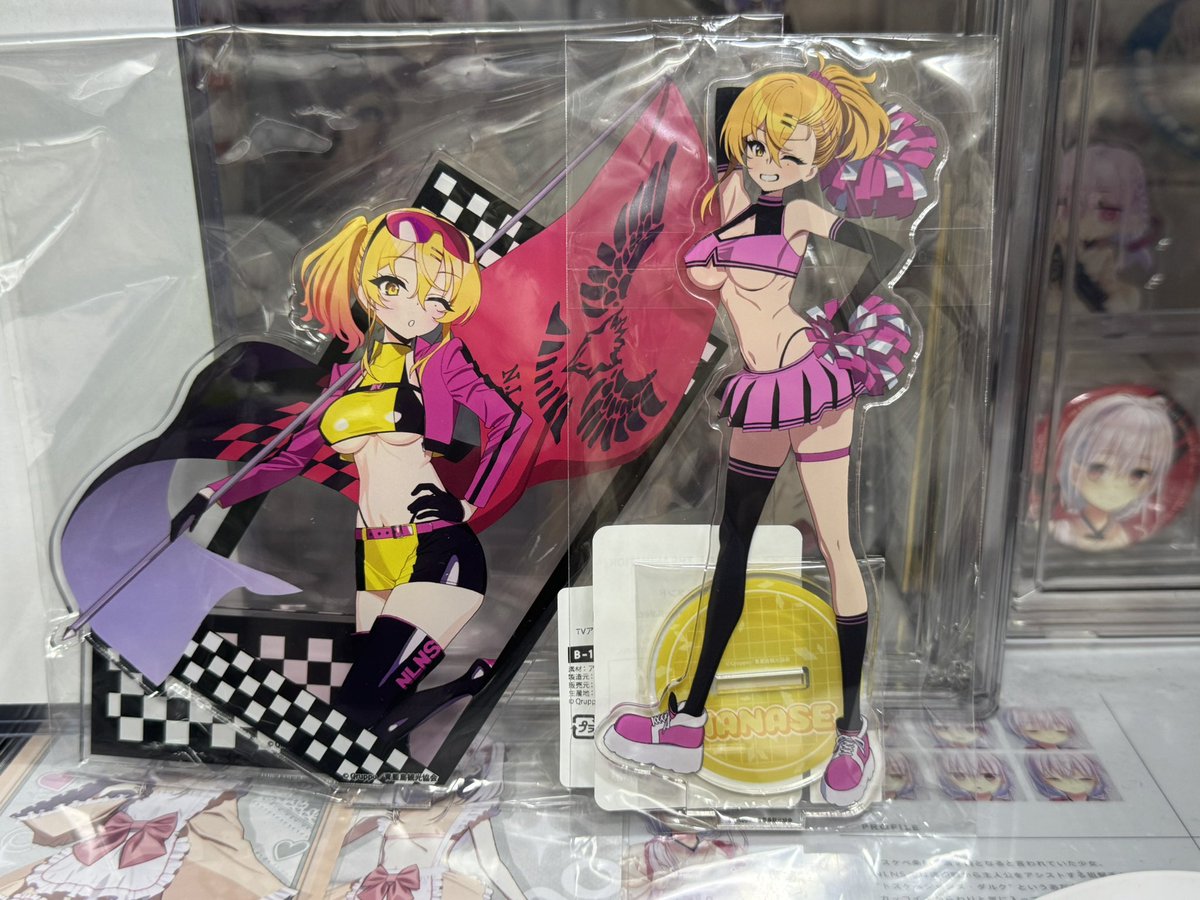 1224useabc2's tweet photo. どちらもウインクかわいいそしてどちらも下からはみ出ちゃってるのいいですね https://t.co/BaOrpa1047