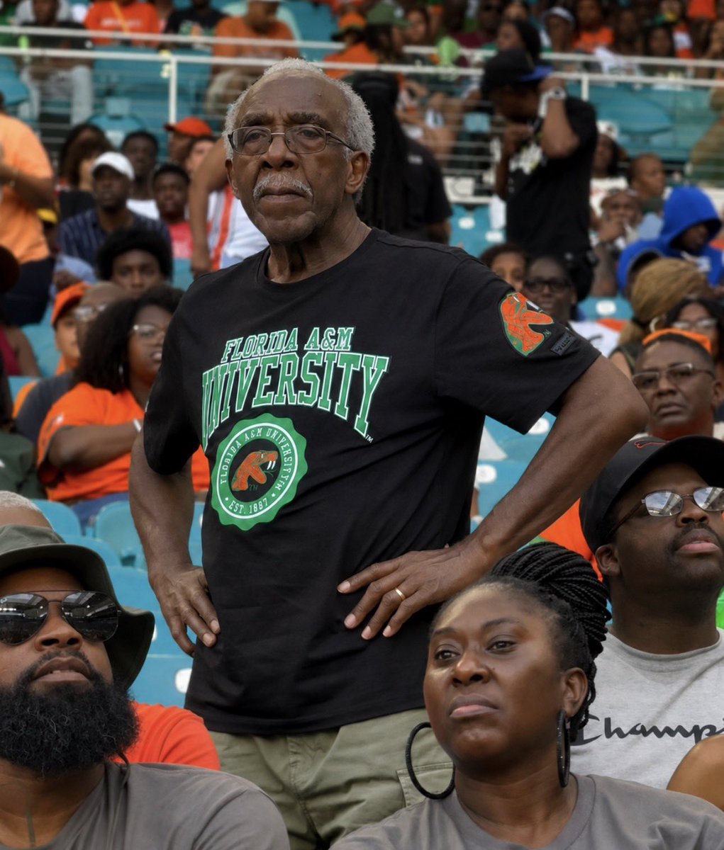 RattlerNationFL's tweet photo. WTF just happened…

#FAMU #FAMUFB https://t.co/XXUKTRarY5