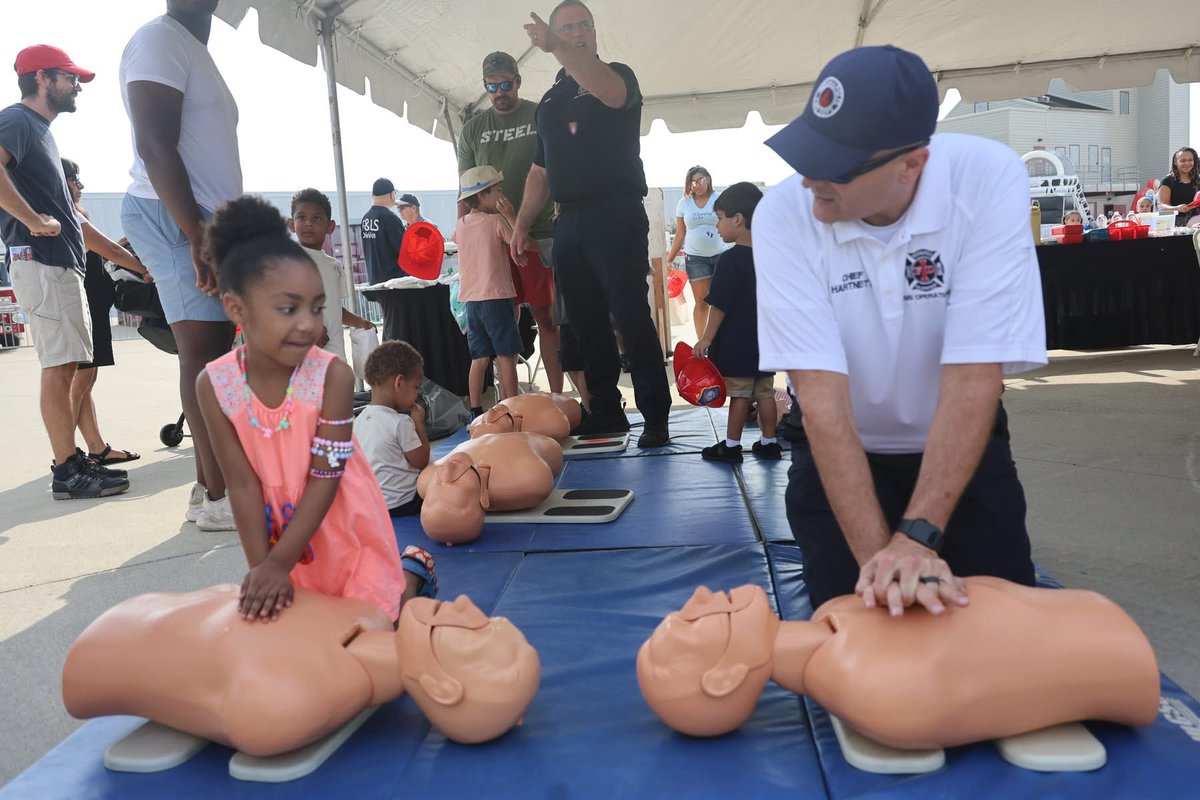 IFD_NEWS's tweet photo. The 6th Annual #IFD Showcase and Fall Festival did not disappoint. BIG Thanks to all those who came out to the IFD Training Academy and spent the afternoon with us! #KeepItSafeIndy Our Family Serving Your Family https://t.co/ZsWHdyixrU