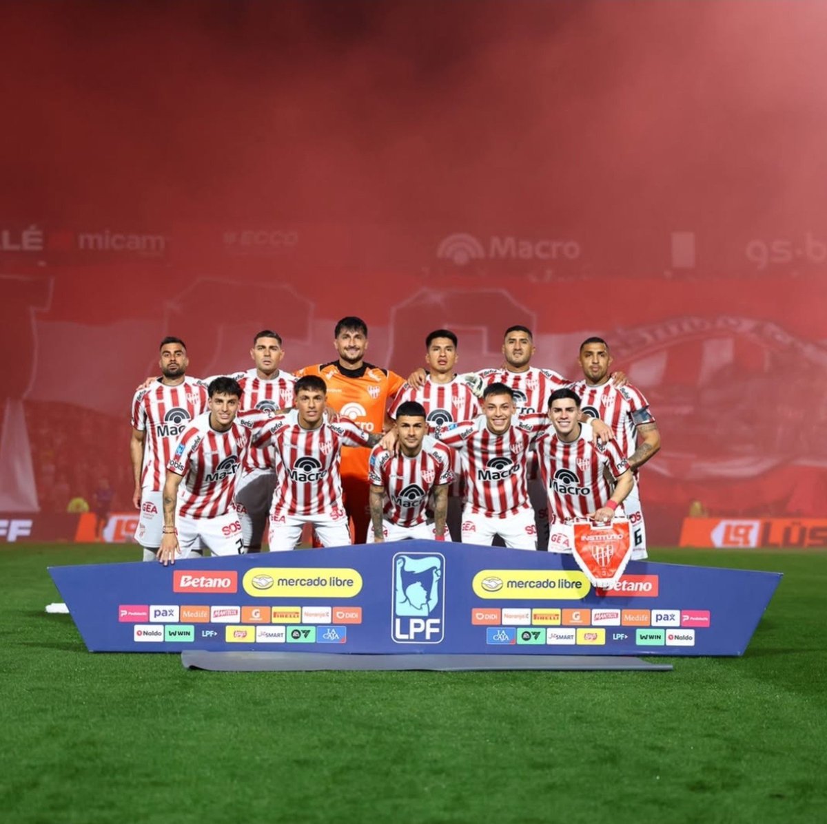 IACCesLOCURA's tweet photo. Y ahí va, el equipo del traductor, el único CLUB de la Ciudad.
Seguimos punteros, seguimos en copas.
Paso a paso, todo llega. VAMOS GLORIA👊🏻🇦🇹 https://t.co/SyUwSJzOAR