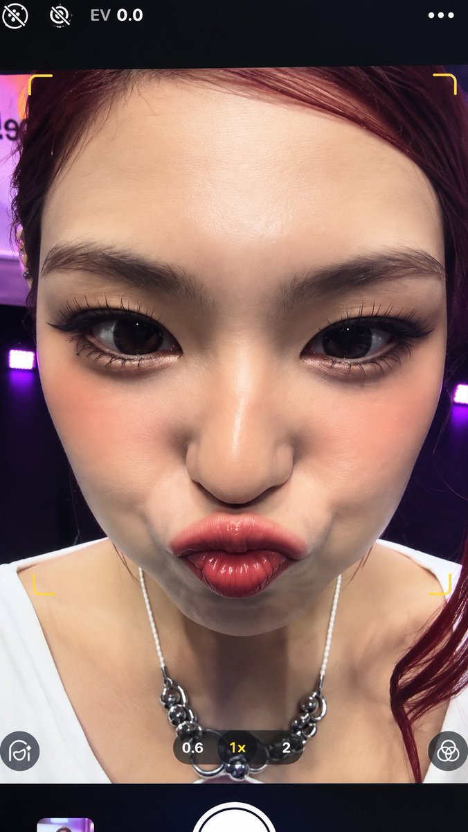 cannybery09's tweet photo. MWAHHHHH 😽😽

#CHIQUITA https://t.co/DbvFhWHi26