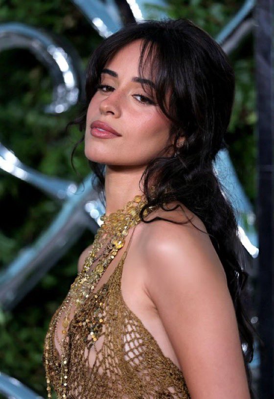 pointcharts's tweet photo. 🚨QUEEN: Camila Cabello hoje na abertura do Lucas Museum of Narrative Art em Los Angeles. https://t.co/lHvUsfkwk4