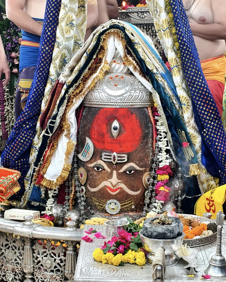 12Jyotirling's tweet photo. श्री महाकालेश्वर भस्म आरती दर्शन | 20.09.2026

Shri Mahakaleshwar Bhasma Aarti Darshan | 20.09.2026 https://t.co/A5qeRJnYfT