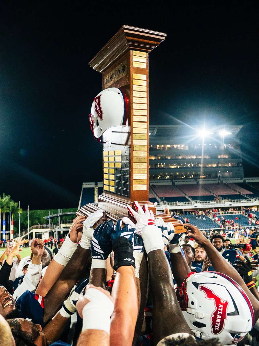 FAUFootball's tweet photo. WWWWWW https://t.co/ZgcqcGPl92