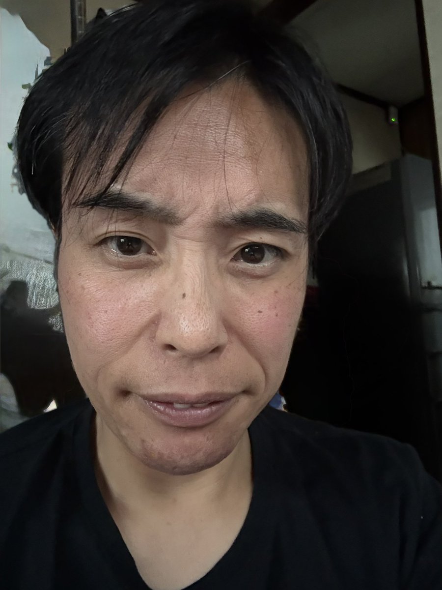 strokes_1975's tweet photo. ヒゲ薄くなった👍 https://t.co/iRiEyDkWyi