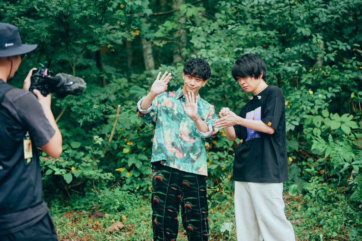 NewAcousticCamp's tweet photo. 🅾🅵🅵 ​ 🆂🅷🅾🆃
TenTwentyのコメント収録後、
何故か茂みに消えていく須藤さんを確認しました。
こちらからは以上です。
#ニューアコ https://t.co/UzGlTQ5KWD