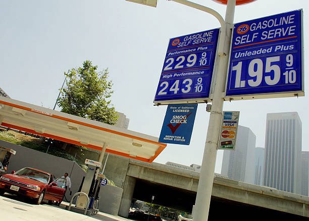 25YearsAgoLive's tweet photo. This comic was released 75 years ago today…if only they could see the insanity of gas prices here in 2001! https://t.co/vPQ3CNta0D