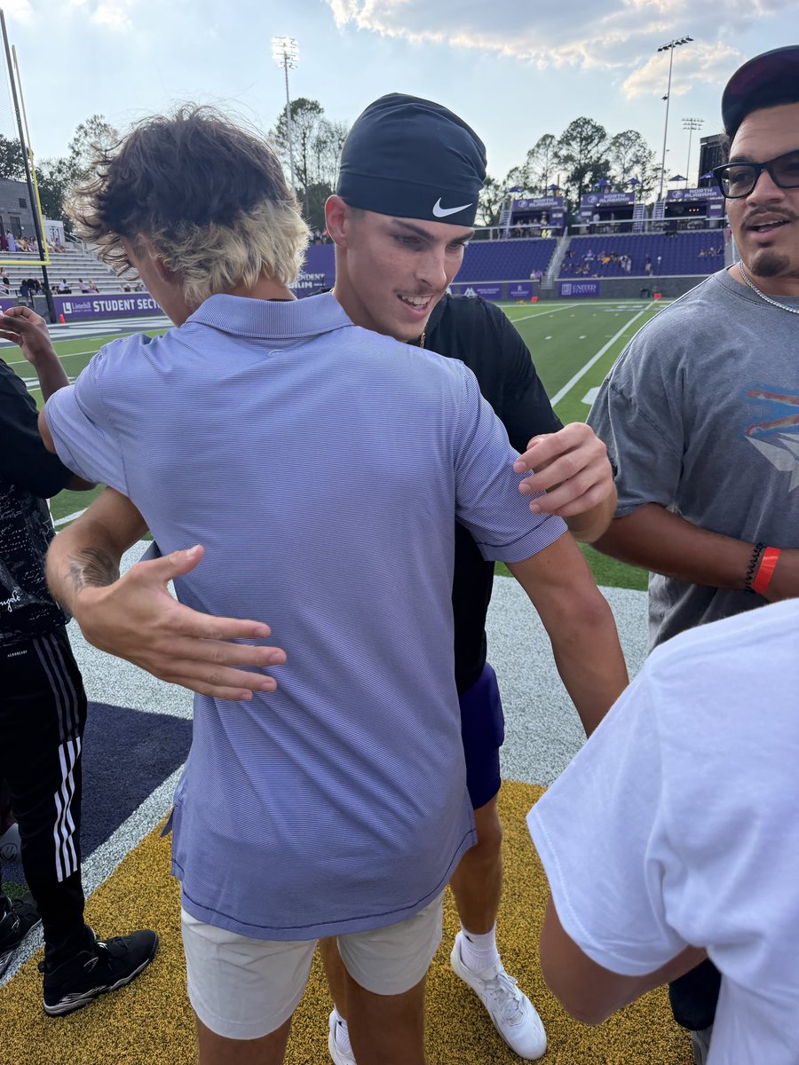 TheJaxonHartman's tweet photo. Great visit at UNA today. Loved the new stadium. Thanks for having me @BrentDearmon @CoachTPart @Ben_HamnerUNA @Coach_Gregg3 @Brooks_LionsFB @CalebHood54 @Sam87619564 #UNA #UNALions https://t.co/lKnPF8PaPw