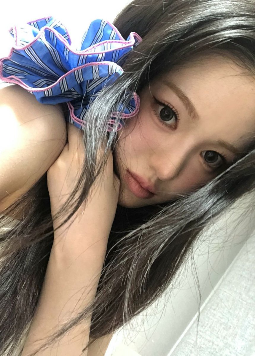 uwassui's tweet photo. aku sudah bangun yaaaa (ngabarin) https://t.co/DWaqQ0WEKE