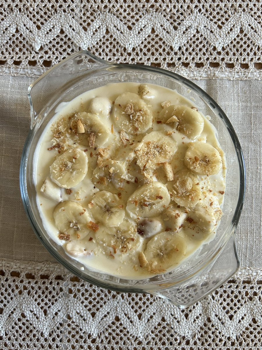 whiskingit_'s tweet photo. banana pudding 🤍 https://t.co/j2CobM8yH3