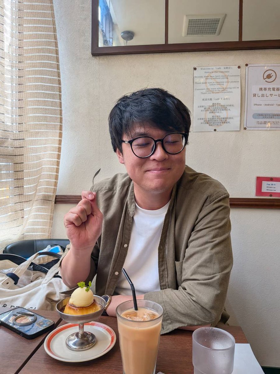 yuumaru009's tweet photo. 無事に今年も誕生日を迎えました！
いくつになっても美味しいもの食べて、楽しく過ごしていきたい🍮
これからもよろしくお願いします☺️ https://t.co/RUv7nJAaNq