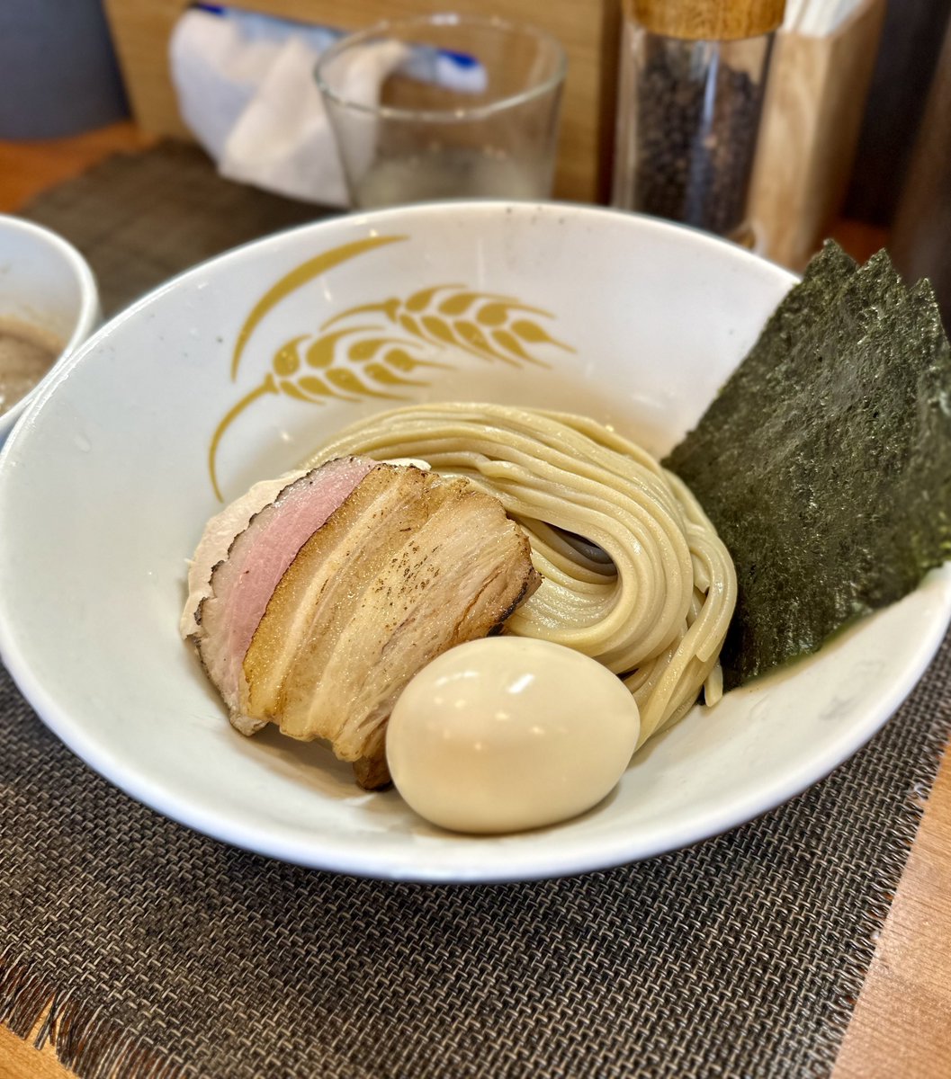 s9csvuC82N81983's tweet photo. 「 麺ゆるり 」

〒989-1607 宮城県柴田郡柴田町船岡新栄６丁目１−１２

特製濃厚鰹つけ麺

美味しいですね😋 https://t.co/S0jt4MDbWN