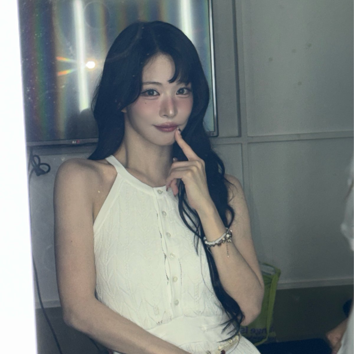 chaengran9__'s tweet photo. 이쁜 사람을 보면 기억을 잃는다던데…
내가 누구더라..? #프로미스나인 #fromis_9 #프나
#플로버 #송하영 #박지원 #이채영 #이나경 #백지헌 https://t.co/JZyIBKO5gZ