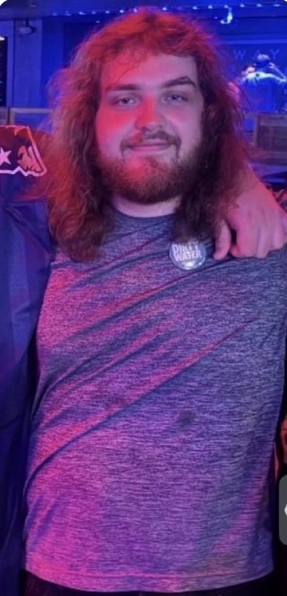 Alb80n's tweet photo. @KutterIsKing You’re a  bum https://t.co/Ot4mdrt1YS