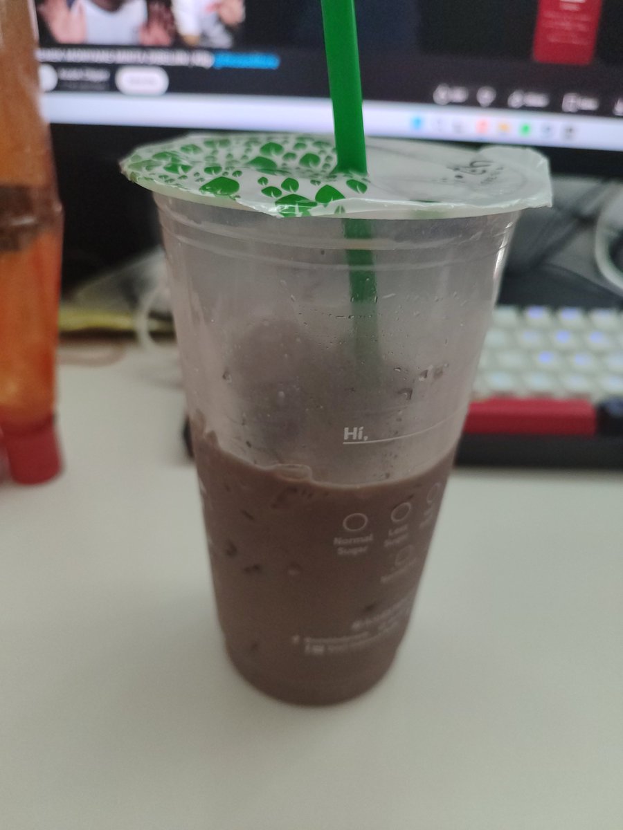 kal1gorna's tweet photo. idk how ppl drink ts with normal sugar, I ordered with no sugar and still sweet as max caulfield #listwt https://t.co/rVQrqEWzIK