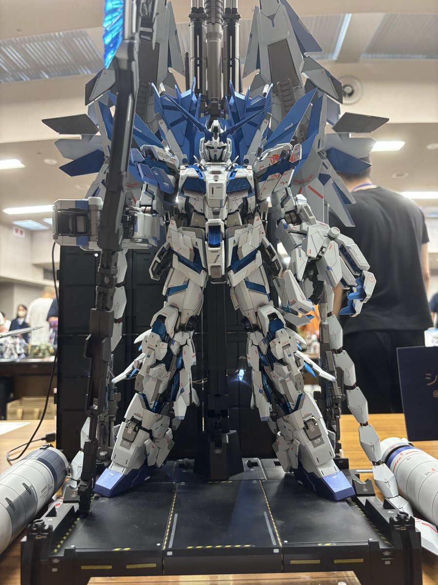 UspKg's tweet photo. モデラーの展示会見て来ました！
めっちゃカッコいいのばかりで1時間以上今した笑 https://t.co/cEqs4BbNkS