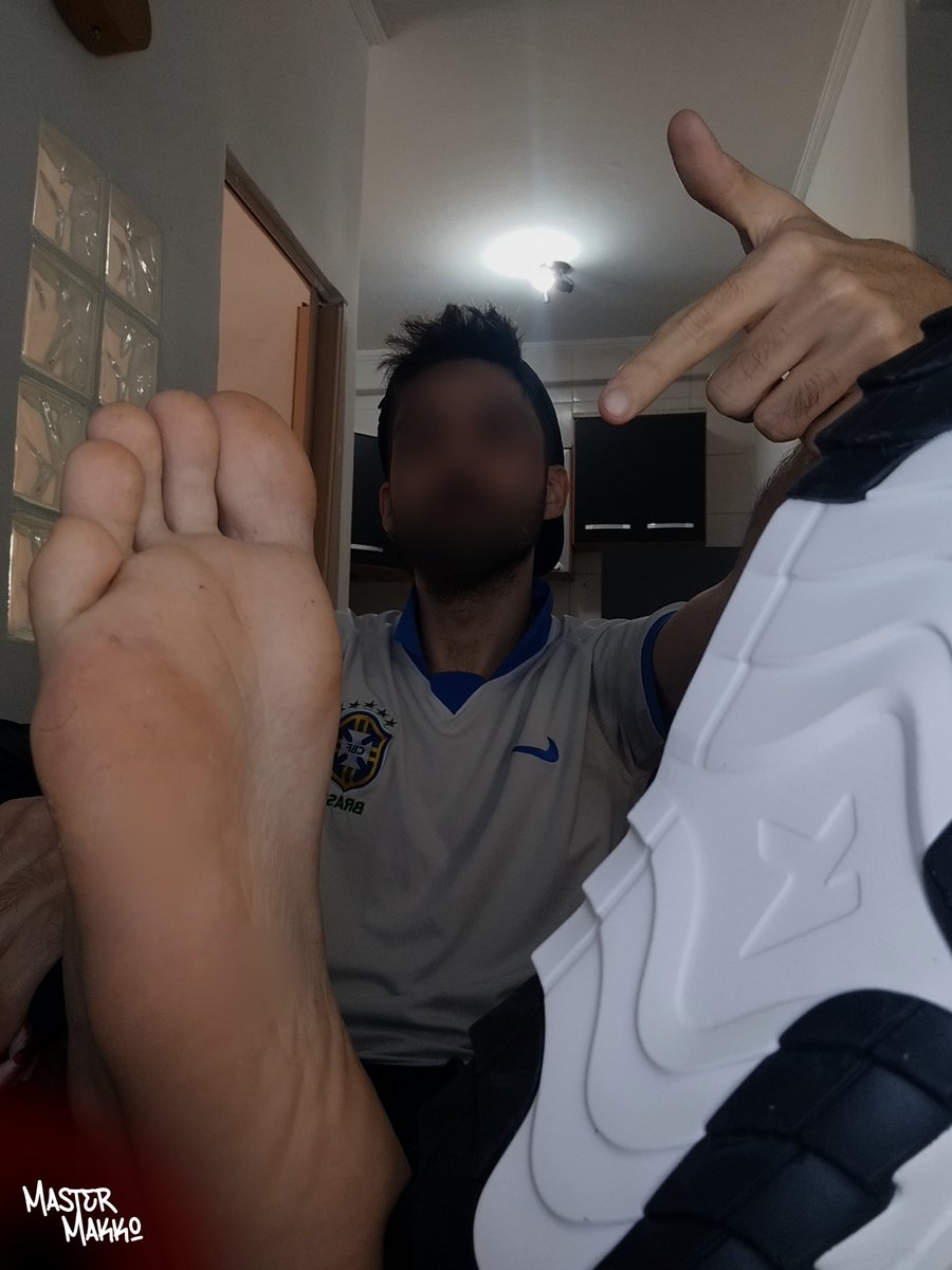 MasterMakko's tweet photo. 🇧🇷Onde estão as putas debaixo dos meus pés? implore para que eu as esmague, minhas cadelas 💵

🇺🇸Where are the whores beneath my feet? Beg me to crush them—my bitches 💵

#findom #cashdom #findomsatay #finalmasterchefmx #alpha #dinheiro #feetfetısh https://t.co/0Wqv4YvPfr