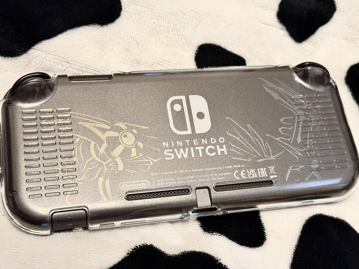 hiroki00072's tweet photo. ディアルガ・パルキアエディション
ハイラルエディションもどちらも美しい😍
携帯機っていいよね✨
 Switch2 Liteも待っています！ https://t.co/pxq6nkW5ST