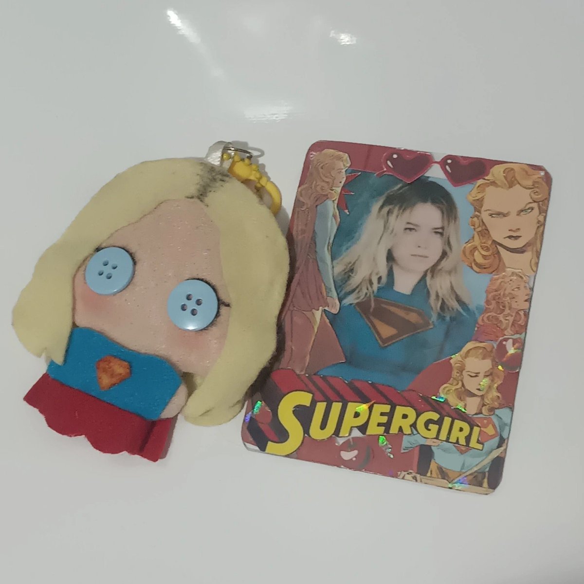 wonranguinho's tweet photo. a bonequinha da supergirl que ganhei da hera 🥹🤲🏻🤲🏻 https://t.co/zhc4gMWYXc
