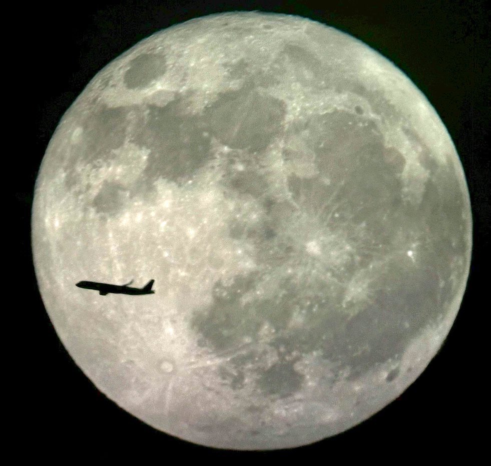 astro_jaz's tweet photo. my favorite moon pics i’ve taken in honor of international observe the moon night https://t.co/ry8zr3uWI0