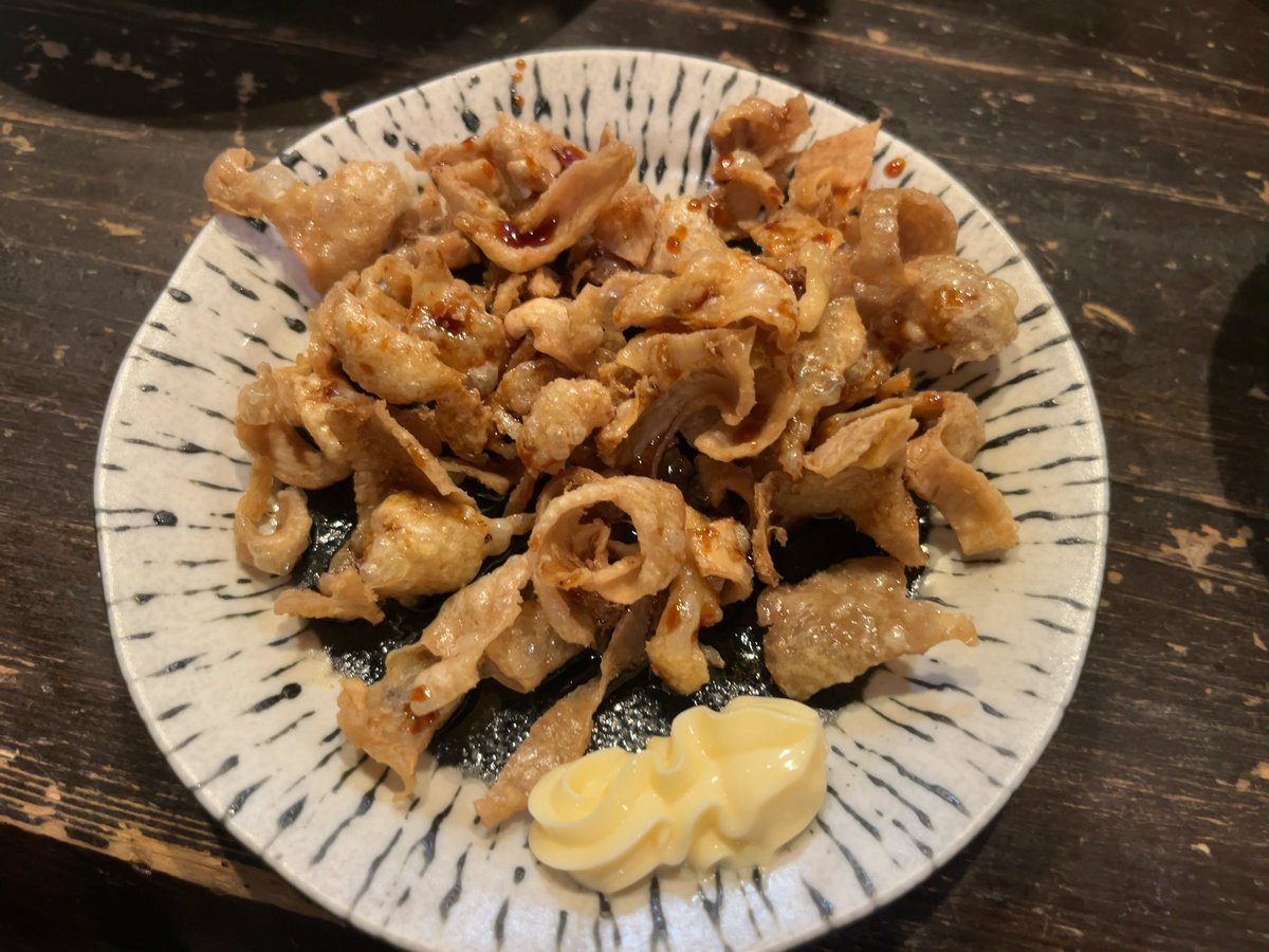 yiz10437's tweet photo. 焼鳥は絶妙の焼き加減😊
ここのチーズも好きです♪
◆ お酒といろいろ かわうそ
愛媛県松山市空港通1-7-29 
#焼鳥 #松山市 #かわうそ https://t.co/89XF56h7LS