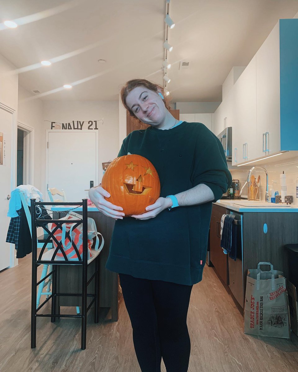 LeonorGrangfg's tweet photo. Happy November first🤍 join us in admiring sister @lizsolferino ‘s first ever carved pumpkin! https://t.co/LQopcwy7MI