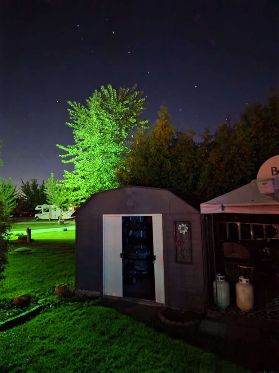 XRPee1983's tweet photo. God it is so damn quiet up here. 

The fire is keeping me warm and I am just sitting here under God's creation &amp; and all of HIS splendor. 

Life is good. 🌠

#saturdayvibez https://t.co/gwsJ5ucEY2