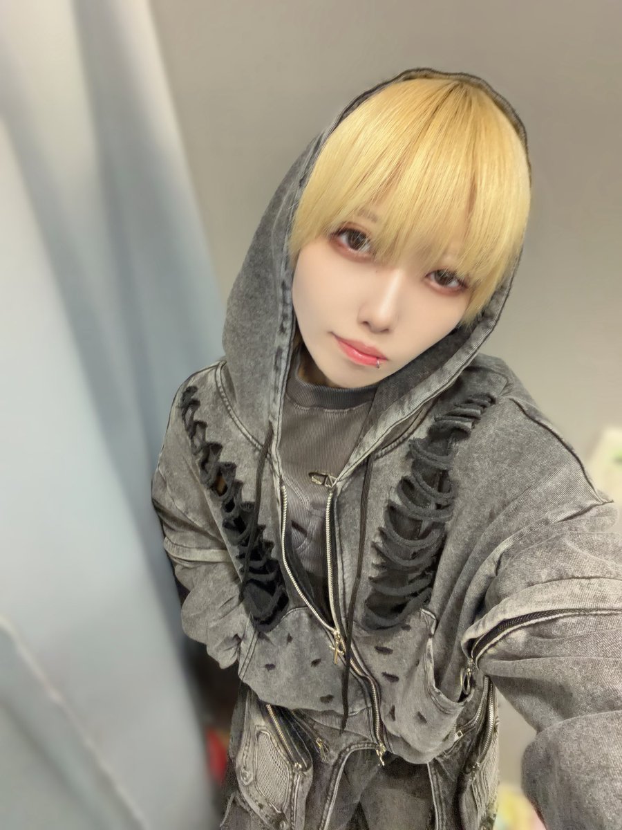 psynyxx_yuta's tweet photo. 今日もいます！！😭
7連勤頑張ってるからほまみんな会いに来て😭
お洋服選ばせて！！！
お願い😭😭😭😭😭😭😭😭😭
#psynyxx #グランジ #y2k #地雷系 #サブカル系 #中性 #LGBT https://t.co/2T1bADOhDS