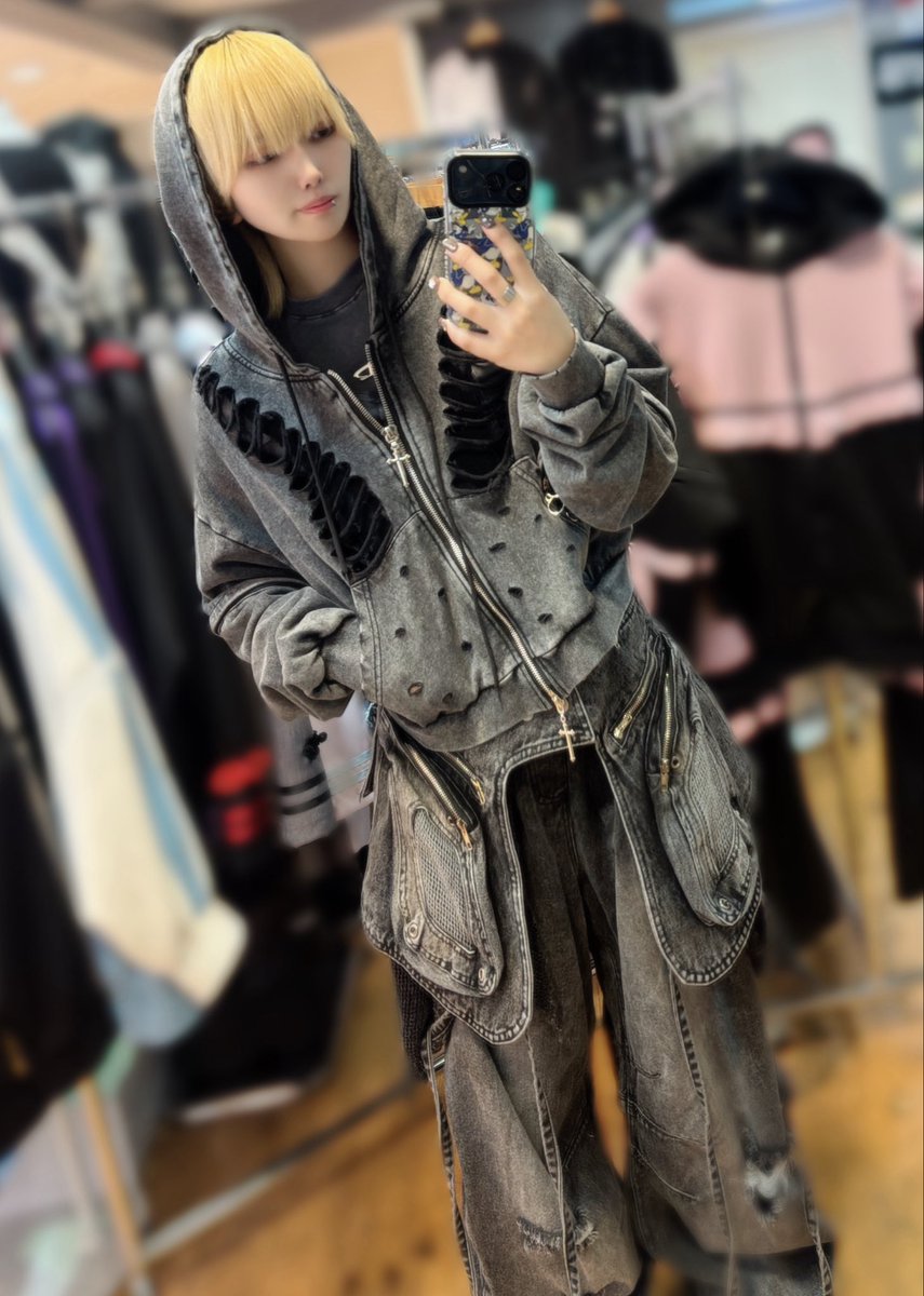 psynyxx_yuta's tweet photo. 今日もいます！！😭
7連勤頑張ってるからほまみんな会いに来て😭
お洋服選ばせて！！！
お願い😭😭😭😭😭😭😭😭😭
#psynyxx #グランジ #y2k #地雷系 #サブカル系 #中性 #LGBT https://t.co/2T1bADOhDS