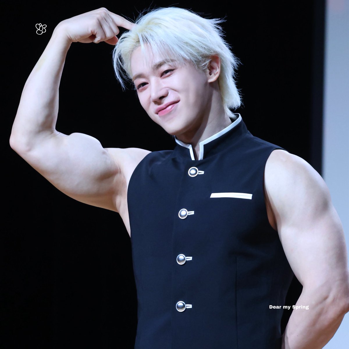 Bombom930301's tweet photo. 260919 애플뮤직 팬싸 HQ

앙!!!🫰🏻

#원호 #WONHO https://t.co/IyjQ4JjkgI