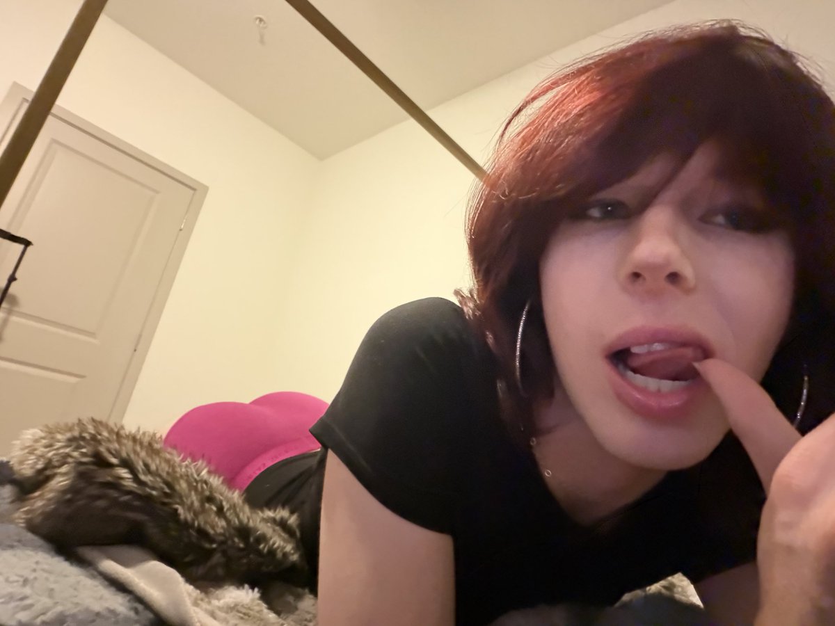 weirdrandomguy5's tweet photo. anotha one #femboy #crossdresser https://t.co/DkMxeH5Jc9