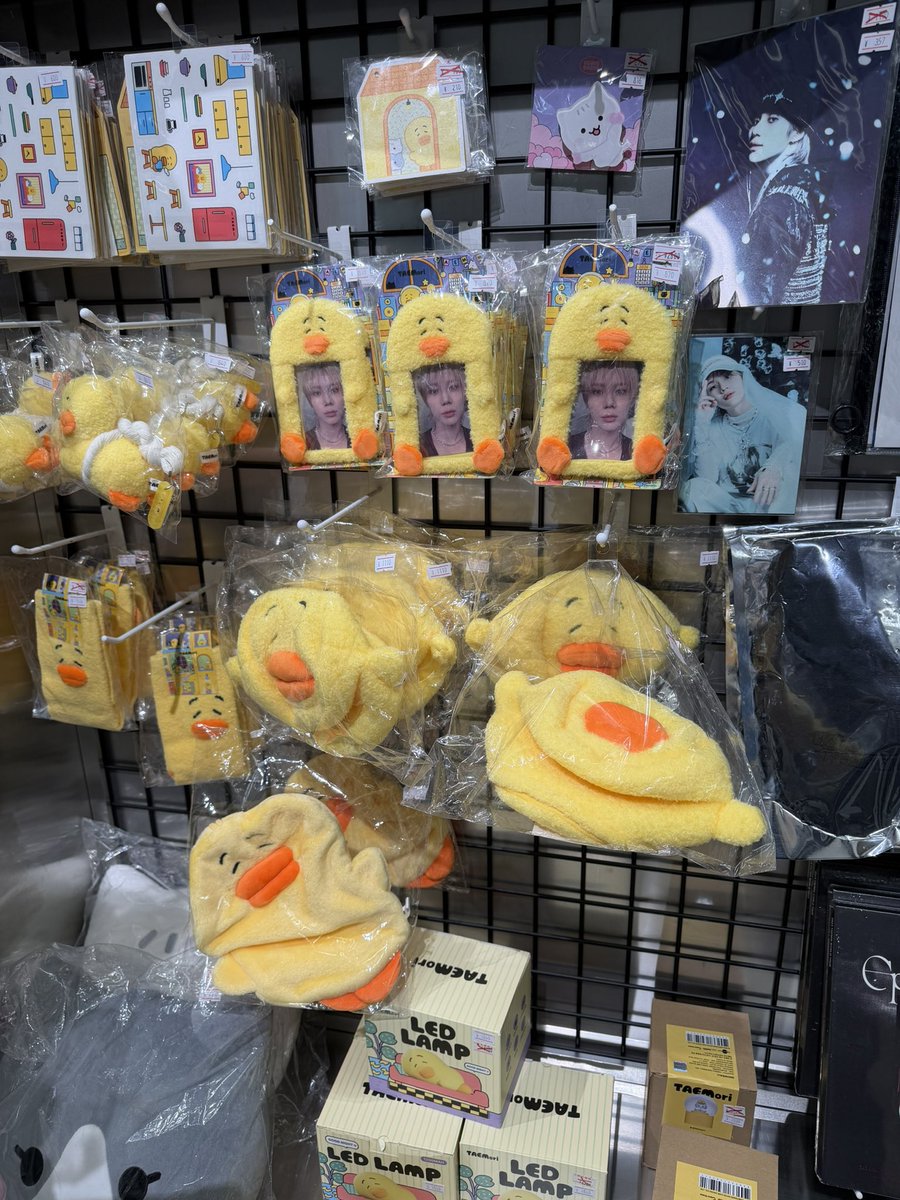 eha3lx01's tweet photo. オモカドwithmuu
テミンちゃんグッズ激安！
トレカケース870円！！
厄除けテモリ840円！

なんで？！ww https://t.co/eKwCrnmWmO