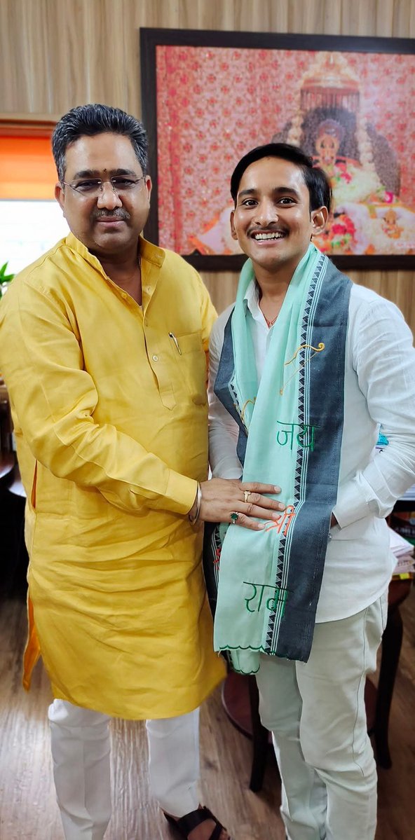 Arungupta005's tweet photo. हमारे अभिभावक, करोड़ो कार्यकर्ताओं के प्रेणाश्रोत कुशल संगठन शिल्पी भारतीय जनता पार्टी के राष्ट्रीय महामंत्री आदरणीय श्री @sunilbansalbjp भाईसाहब जी को जन्मदिन की हार्दिक शुभकामनाएं बधाई 🎂💐
आपके उत्तम स्वास्थ्य, और दीर्घायु की ईश्वर से कामना करता हूं !!
@HarishGariyaBJP https://t.co/dApPnY53qL