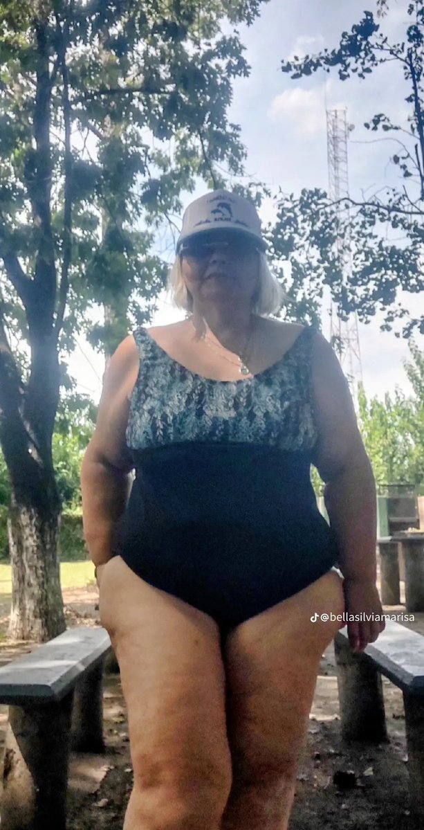 juansalguexdw8's tweet photo. Rubia madura en bikini https://t.co/iisvxRit0P