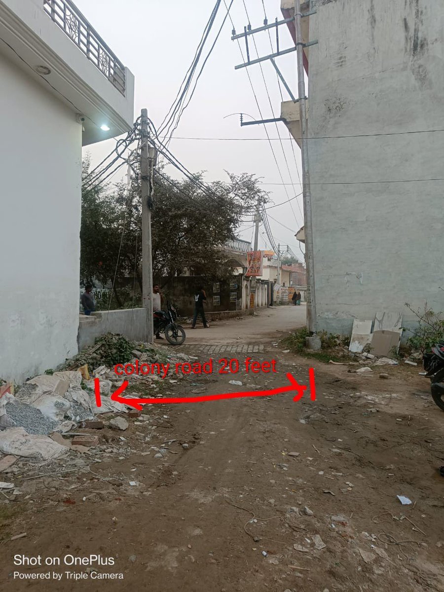 avinashkrishnaa's tweet photo. @puvvnlvaranasi @PuVVNLHQ @UPGovt @EMofficeUP @UPPCLLKO @MD_PuVVNL @myogiadityanath @deo_varanasi @ChairmanUppcl Image from another view https://t.co/lsDGMigmbx