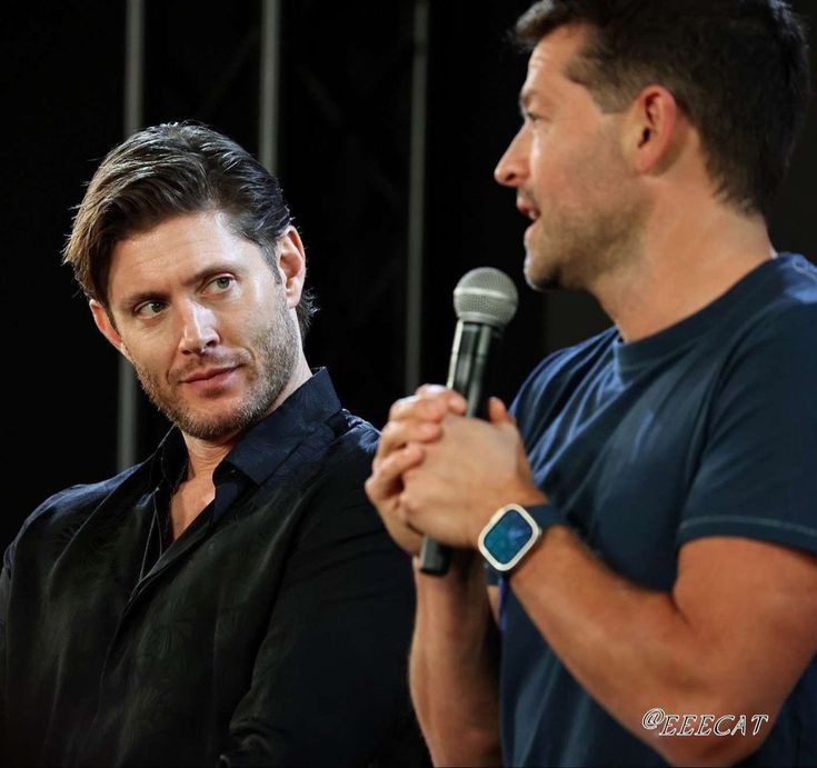 Billiedelicia's tweet photo. Calma jensen o misha não vai sumir de você parar de olhar pra ele https://t.co/bAn8leXpv9