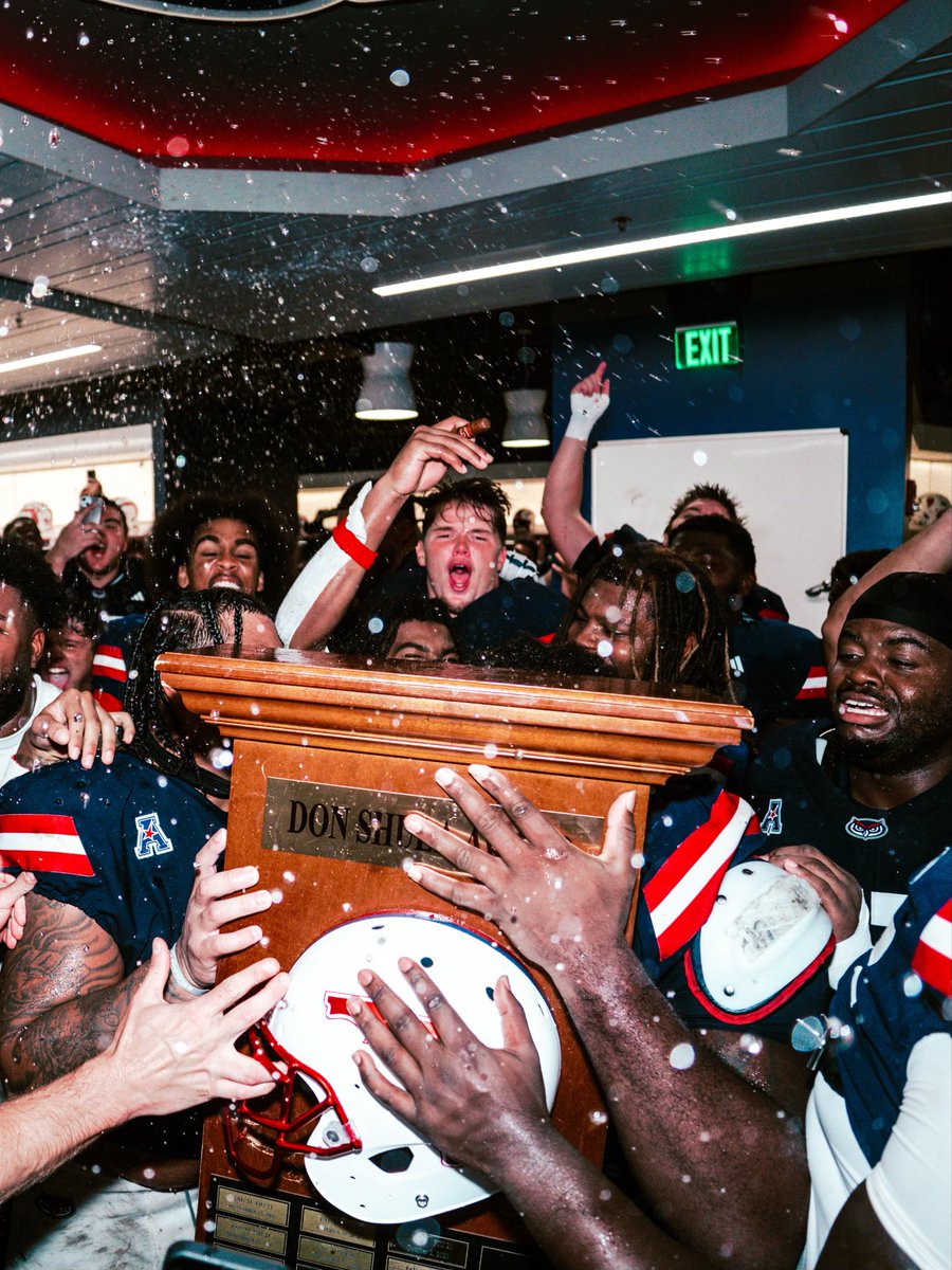 FAUFootball's tweet photo. Welcome back HOME 🏆 https://t.co/y69PfKaRmN
