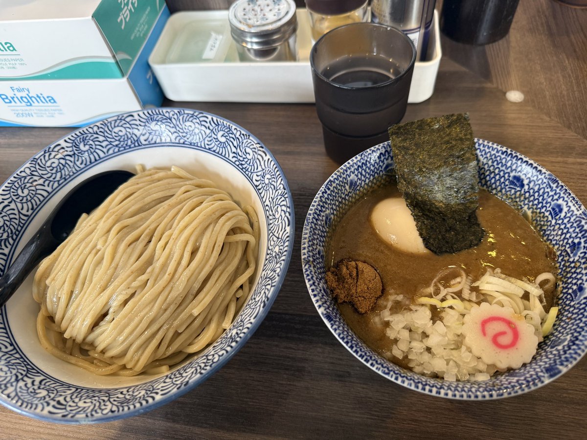 tekure4545's tweet photo. 関東最終日のランチ
やはりここは外せない
狼煙本店 https://t.co/RZ82z10HWP