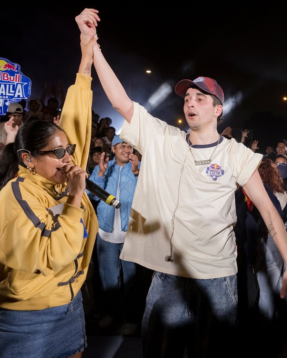 redbullbatalla's tweet photo. Hammer es el flamante CAMPEÓN del Torneo de Plazas de #RedBullBatalla 🏆

Tras vencer a R16  en octavos, a Dario en cuartos, a JM Sernaa en semifinales y a Fat N enla final, se consagró Campeón Internacional de Plazas y competirá en la Final Internacional de #RedBullBatalla el próximo 20 de marzo en Plaza de Toros de Acho en Lima, Perú

🎟️ ¡Ya están disponibles las entradas! Asegura tu lugar en la Final Internacional ahora en https://t.co/y6hK8QhcWh