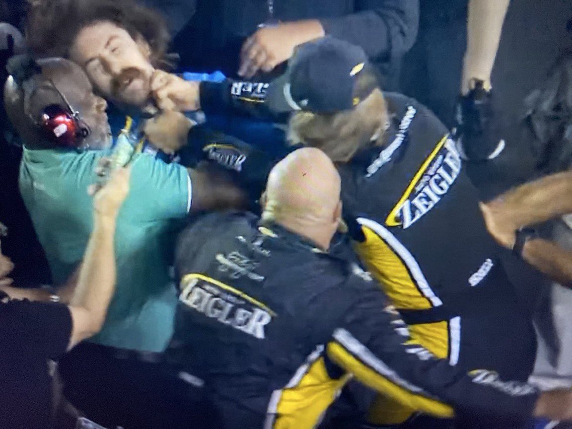 boachief1's tweet photo. @NASCAR @CarsonHocevar @Blaney @Blaney got his ass kicked and I loved it. https://t.co/JPtJcrgDlb